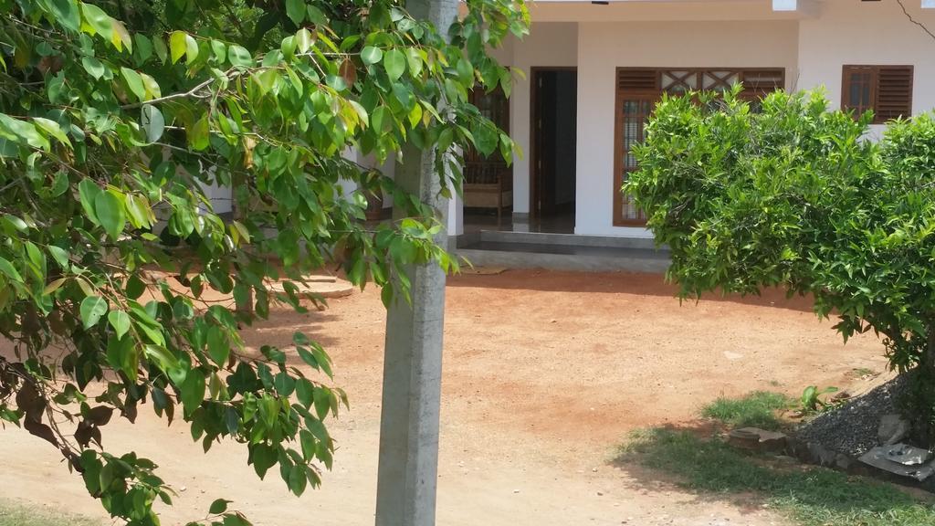 Sunhill Lake Tourist Rest Anuradhapura Luaran gambar